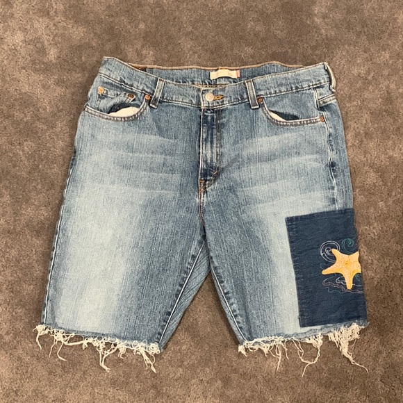 Levis Patchwork Bootcut Jorts - Picture 1 of 7